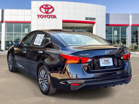 Used 2024 Nissan Altima 2.5 SV FWD image 5