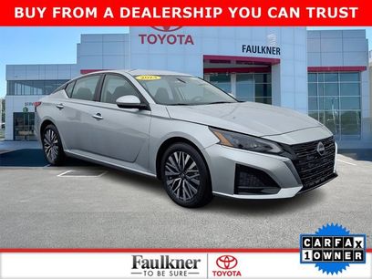 Used 2023 Nissan Altima 2.5 SV