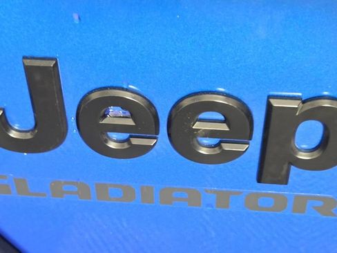 Used 2020 Jeep Gladiator Sport AWD/4WD image 9