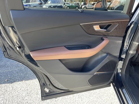 Used 2023 Audi Q7 3.0T Prestige image 15