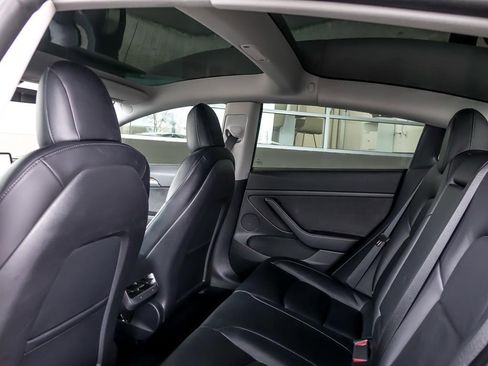 Used 2022 Tesla Model 3 Long Range image 12