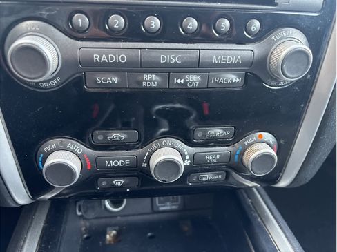 Used 2020 Nissan Pathfinder S image 18