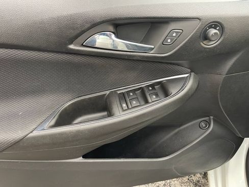 Used 2016 Chevrolet Cruze LT FWD image 7