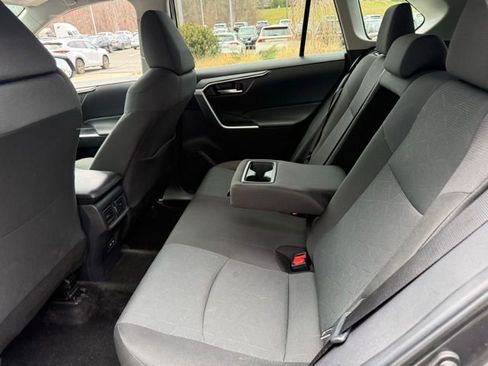 Used 2025 Toyota RAV4 XLE image 26