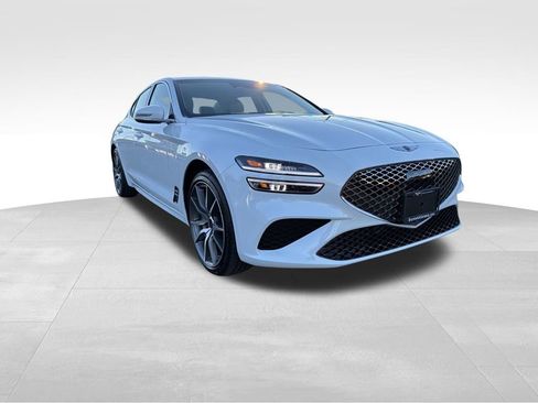 Used 2025 Genesis G70 2.5T image 1