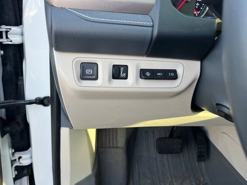 Used 2023 GMC Acadia Denali w/ Denali Ultimate Package FWD image 31