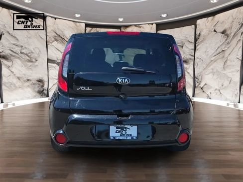 Used 2016 Kia Soul + FWD image 6