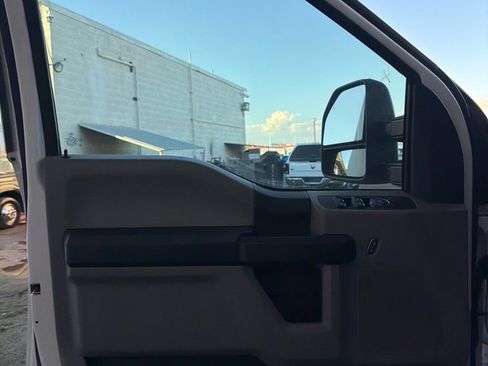 Used 2017 Ford F550 4x4 Crew Cab Super Duty w/ Power Equipment Group image 14