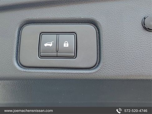 New 2025 Nissan Pathfinder SV image 28