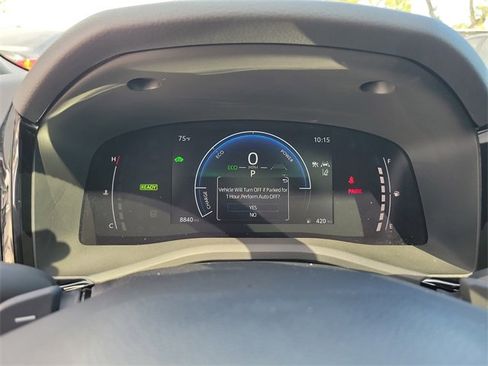 Used 2025 Toyota Camry SE image 14