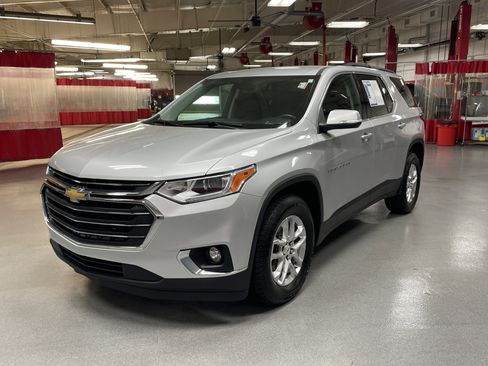 Used 2021 Chevrolet Traverse LT image 5