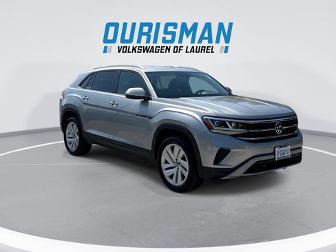 Used 2023 Volkswagen Atlas Cross Sport SE AWD/4WD image 2