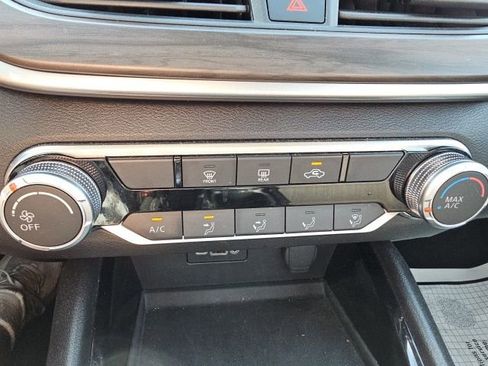 Used 2024 Nissan Altima 2.5 SV image 45