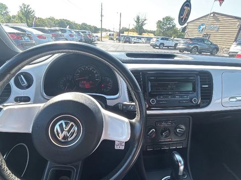 Used 2012 Volkswagen Beetle 2.5 FWD image 15