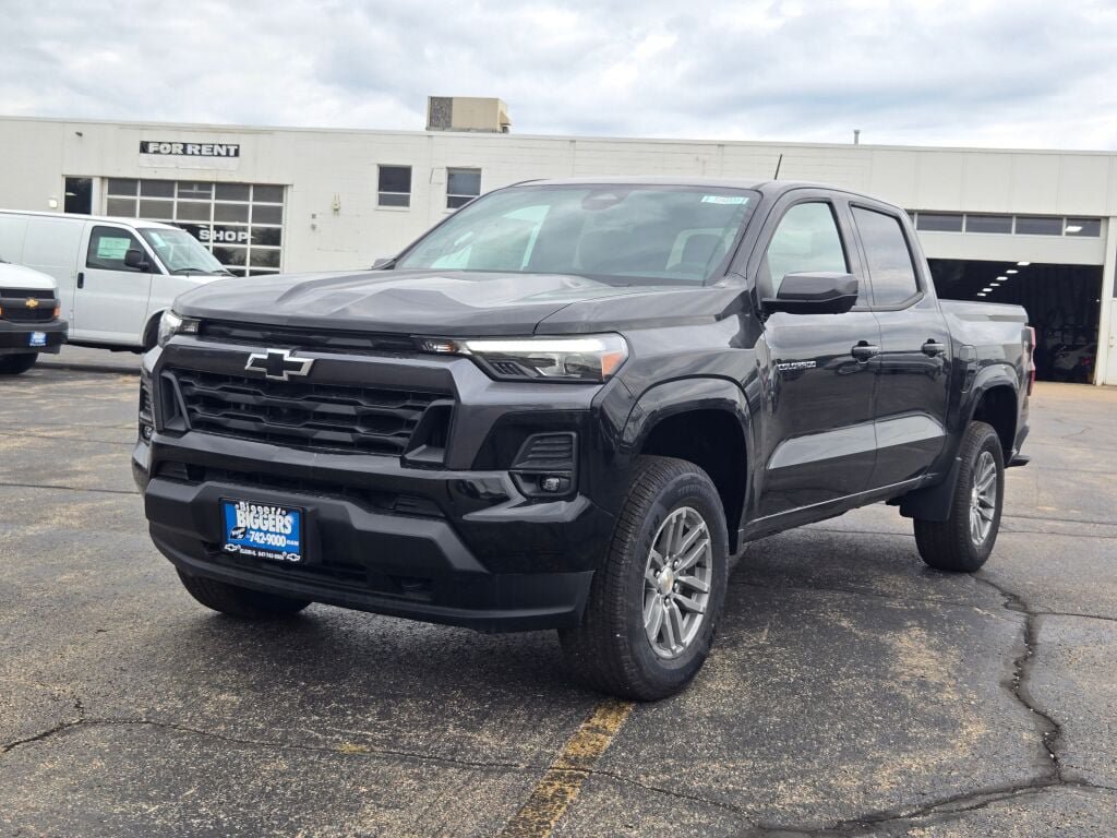 New 2026 Chevrolet Colorado LT w/ LT Convenience Package AWD/4WD image 3