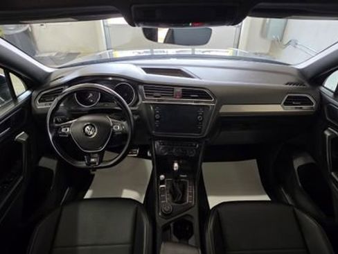 Used 2021 Volkswagen Tiguan SE R-Line image 30