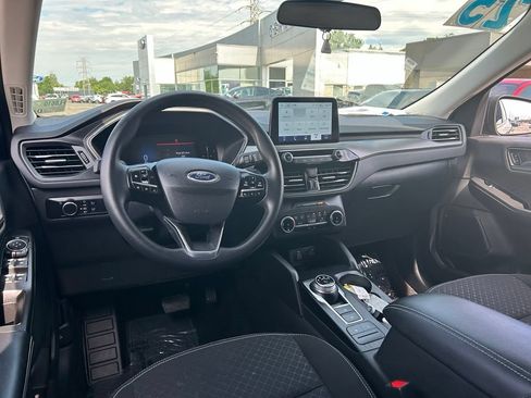 Used 2025 Ford Escape Active AWD/4WD image 15