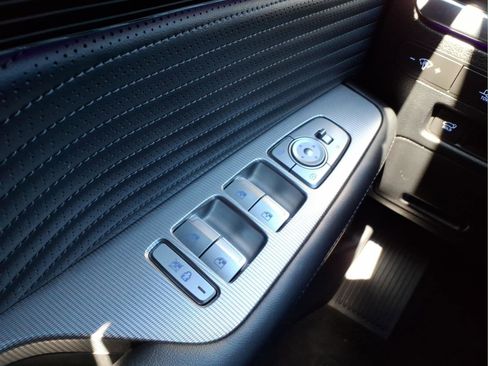 Used 2024 Hyundai Palisade Calligraphy image 25