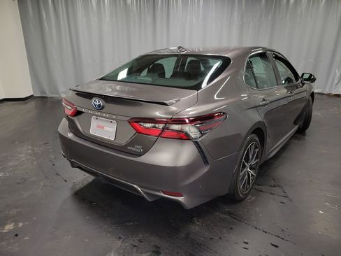 Used 2022 Toyota Camry SE image 8