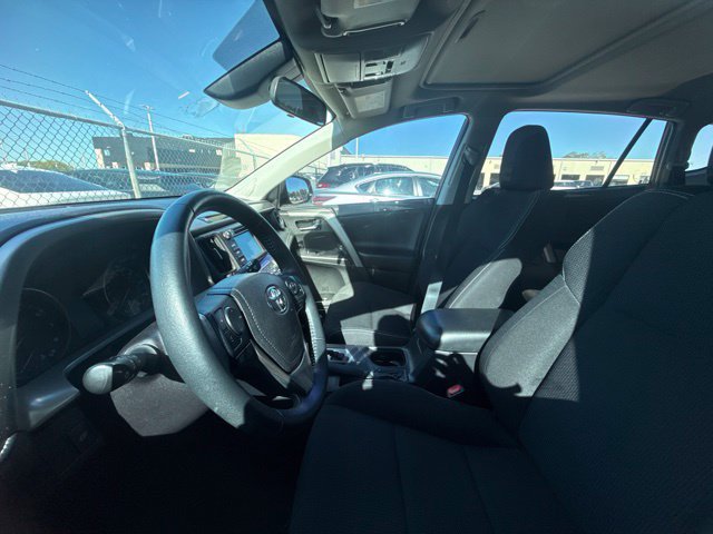 Used 2018 Toyota RAV4 XLE FWD image 12