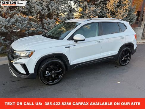 Used 2022 Volkswagen Taos SE image 1