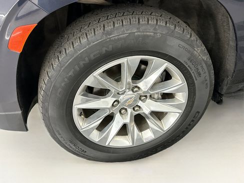 Used 2023 Chevrolet Suburban Premier image 11