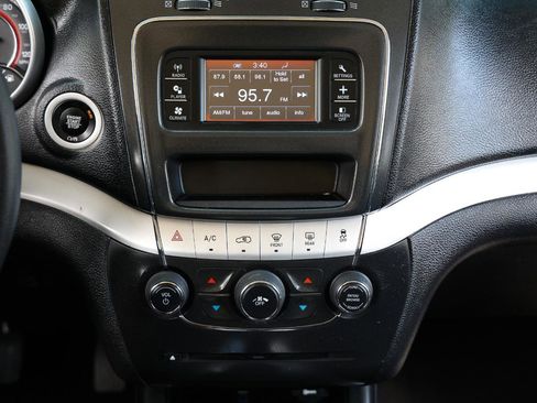 Used 2020 Dodge Journey SE FWD image 34