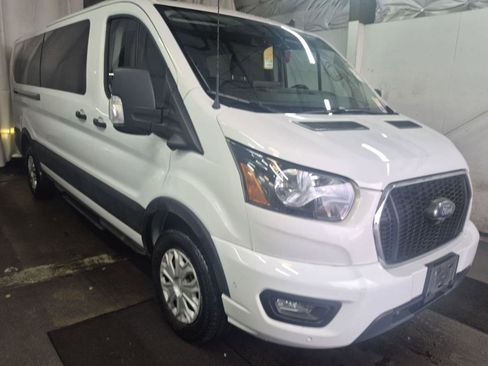 Used 2023 Ford Transit 350 XLT image 4