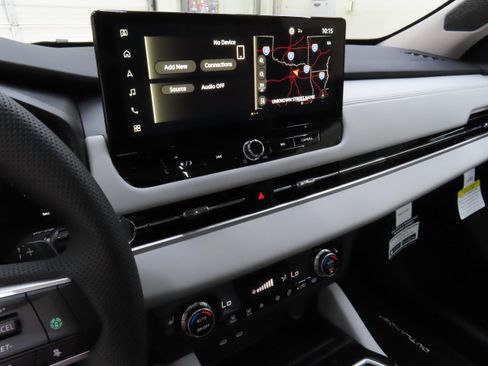 New 2025 Mitsubishi Outlander SE image 16