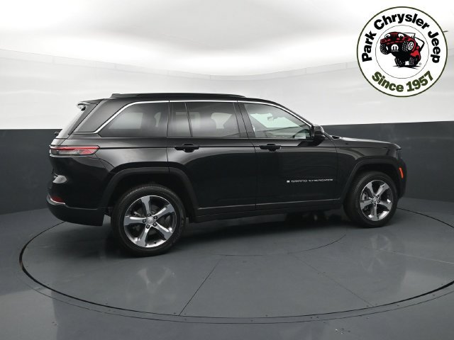 New 2026 Jeep Grand Cherokee Limited w/ Trailer Tow Package AWD/4WD image 6