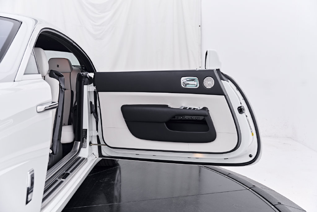Used 2020 Rolls-Royce Wraith RWD image 38