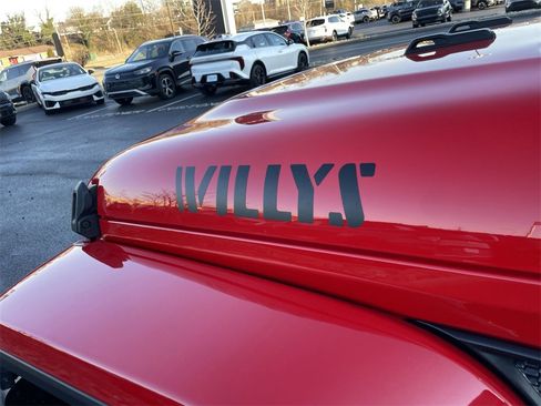 Used 2024 Jeep Gladiator Sport image 7