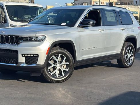 New 2025 Jeep Grand Cherokee L Limited image 32