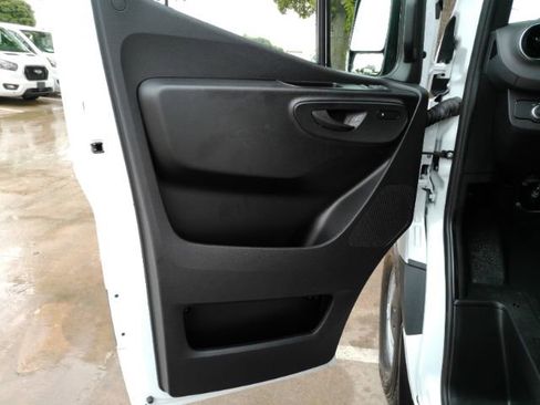 Used 2026 Mercedes-Benz Sprinter 2500 image 19