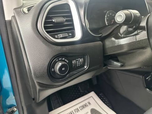 Certified 2021 Jeep Renegade Latitude w/ Convenience Group AWD/4WD image 20