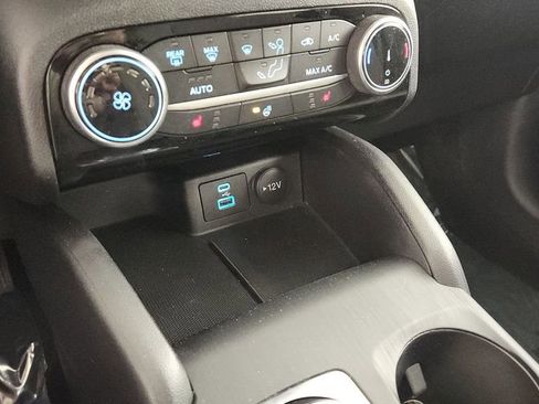 Used 2022 Ford Escape SE w/ Cold Weather Package AWD/4WD image 17