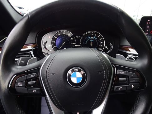 Used 2019 BMW 530e xDrive w/ Convenience Package image 21