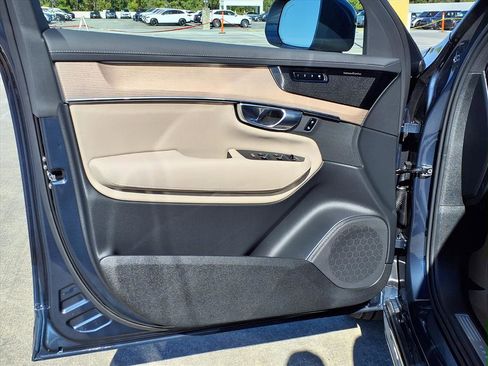 New 2026 Volvo XC90 B6 Plus w/ Protection Package Premier image 14