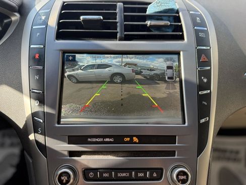 Used 2019 Lincoln MKZ Reserve w/ Luxury Package FWD image 13