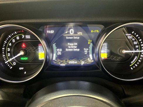 Used 2022 Jeep Wrangler Unlimited Sahara w/ Cold Weather Group image 13