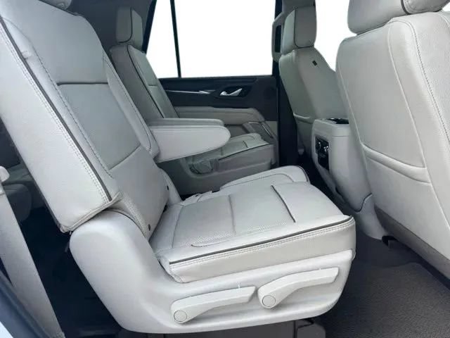Used 2023 GMC Yukon Denali AWD/4WD image 17