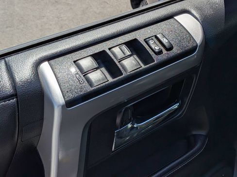 Used 2022 Toyota 4Runner SR5 Premium w/ Moonroof Package RWD image 15