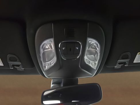 Used 2025 Jeep Compass Limited AWD/4WD image 28