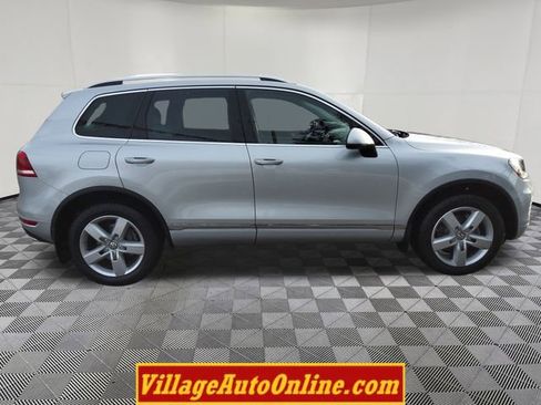 Used 2014 Volkswagen Touareg VR6 image 16