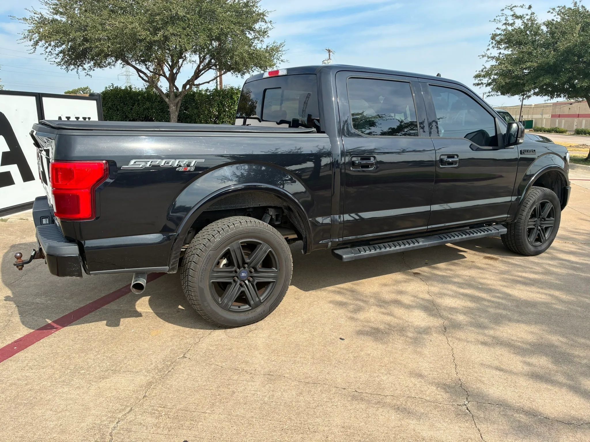 Used 2019 Ford F150 Lariat w/ Equipment Group 502A Luxury AWD/4WD image 5