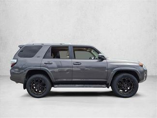 Used 2018 Toyota 4Runner SR5 AWD/4WD video 4