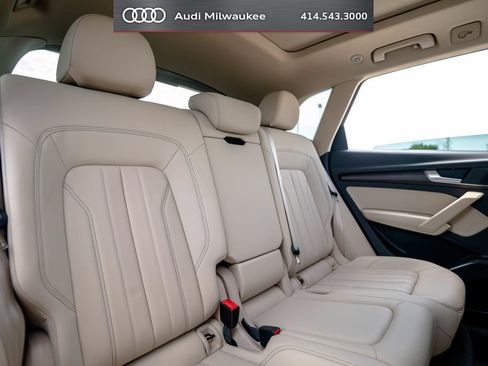 Used 2023 Audi Q5 2.0T Premium w/ Convenience Package AWD/4WD image 40
