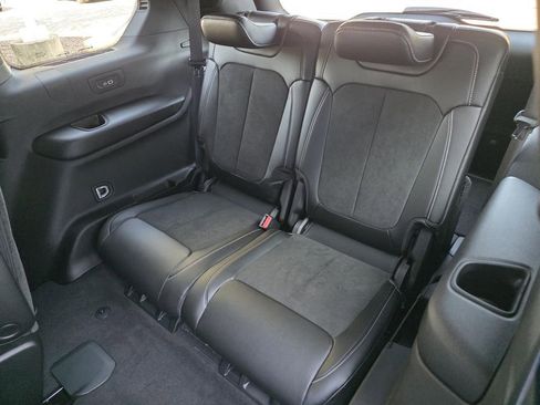 New 2025 Jeep Grand Cherokee L Altitude AWD/4WD image 15