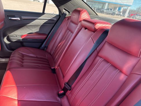 Used 2014 Chrysler 300 S image 12