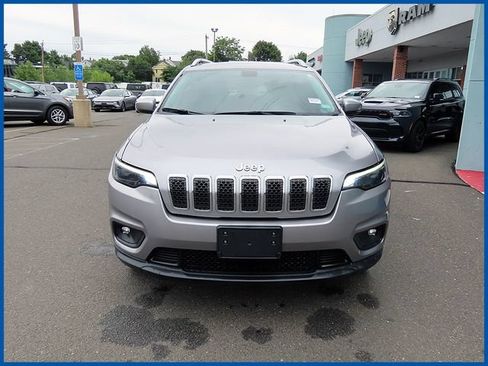 Used 2019 Jeep Cherokee Latitude Plus w/ Comfort/Convenience Group AWD/4WD image 3